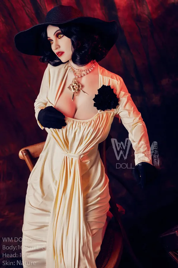 WM 169cm - Lady Dimitrescu