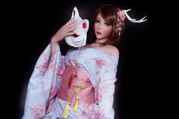 Elsa Babe Akimoto Mizuki