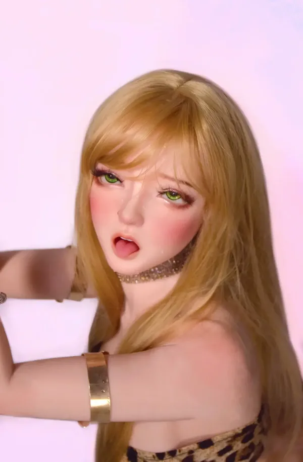 Elsa Babe Hoshino Suzumi