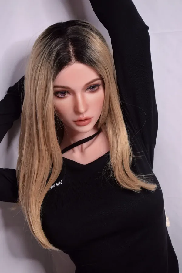 Elsa Babe Ivanka Ricci